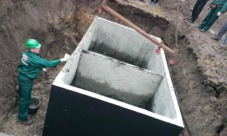 Dvoukomorový betonový septik - montáž